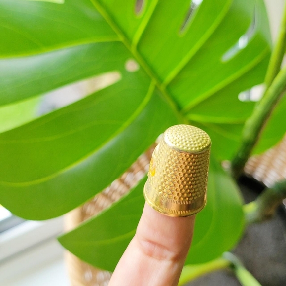 Vintage Gold Village Söll Tiroll Thimble - Picture 5 of 6